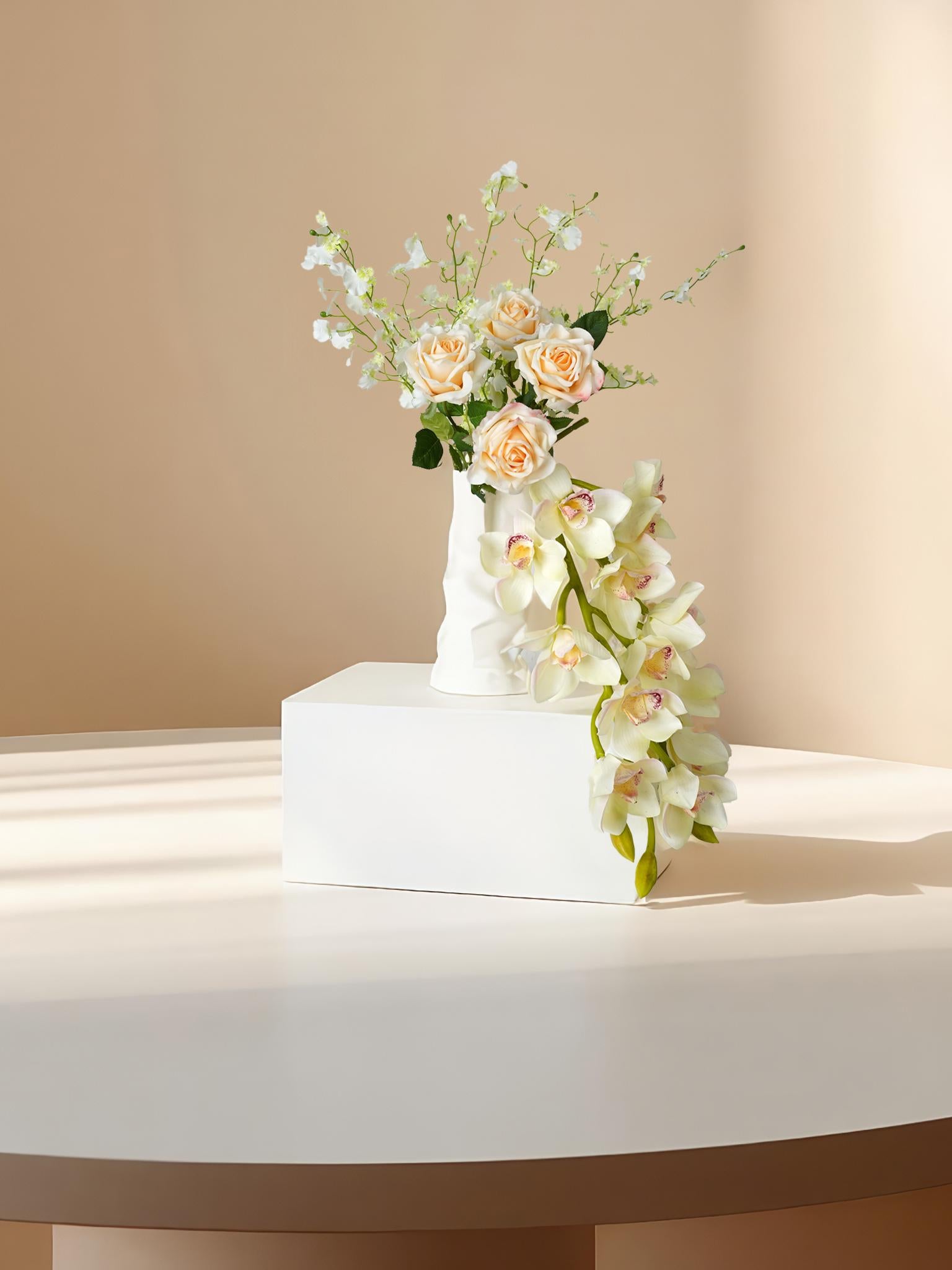 Ramo de rosas y orquídeas de champán Amaranton 