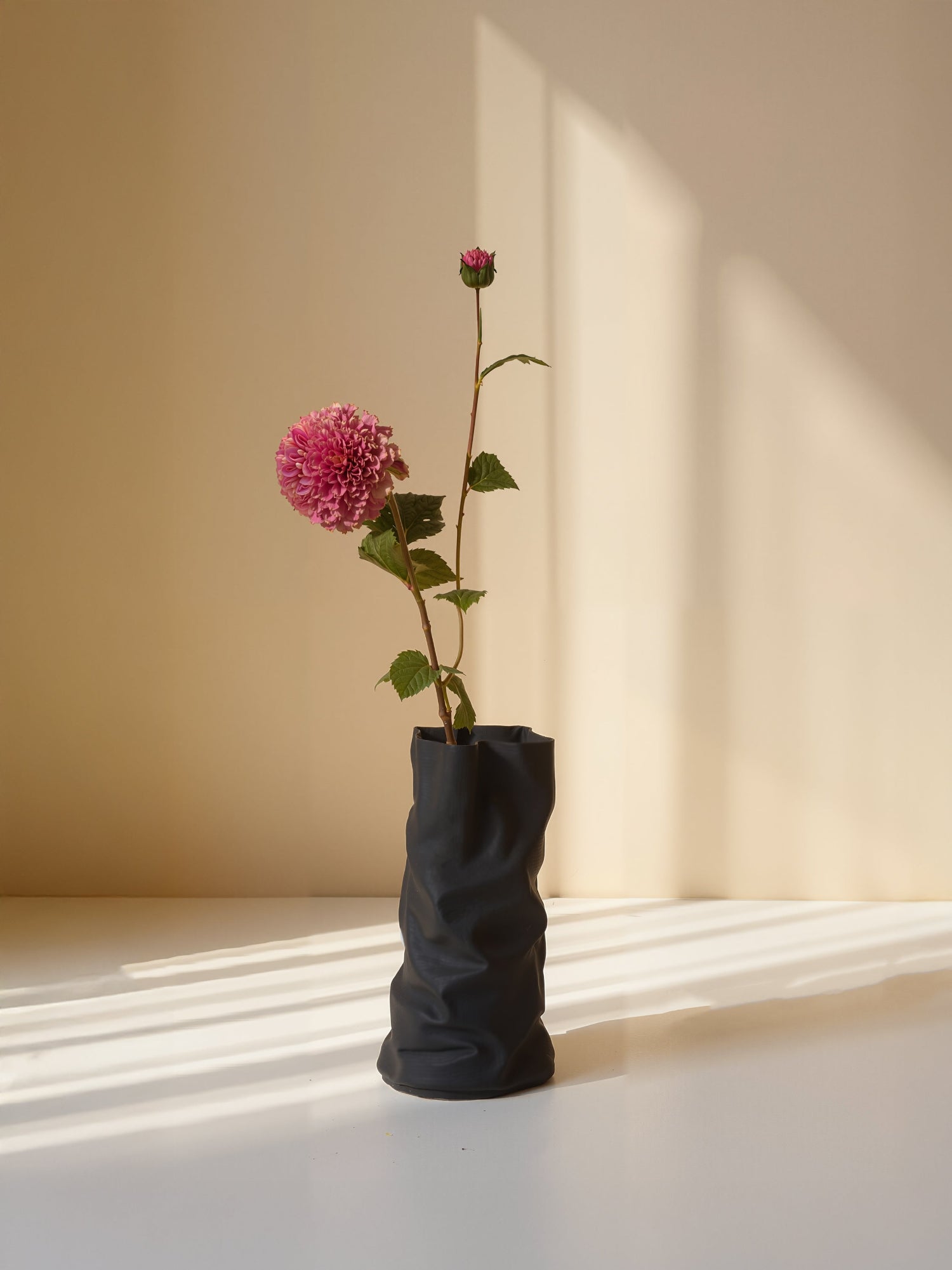 Dalia artificial Amaranton de 81 cm con una flor pequeña y un capullo - Rosa intenso