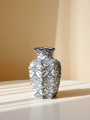 Jarrón Amaranton de 9" con balaustre festoneado chinoiserie azul 