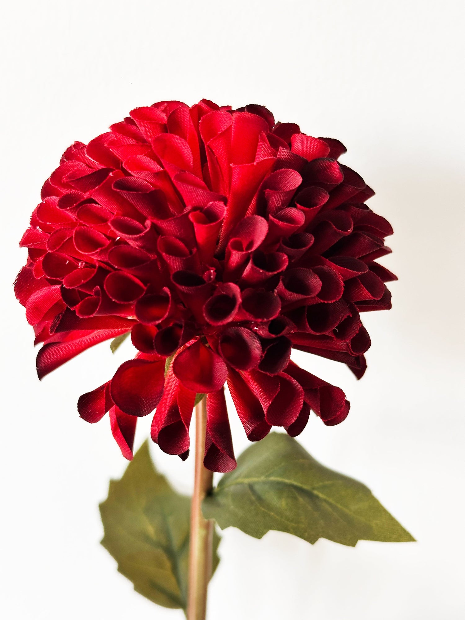 Dalia artificial Amaranton de 81 cm con una flor pequeña y un capullo - Carmesí