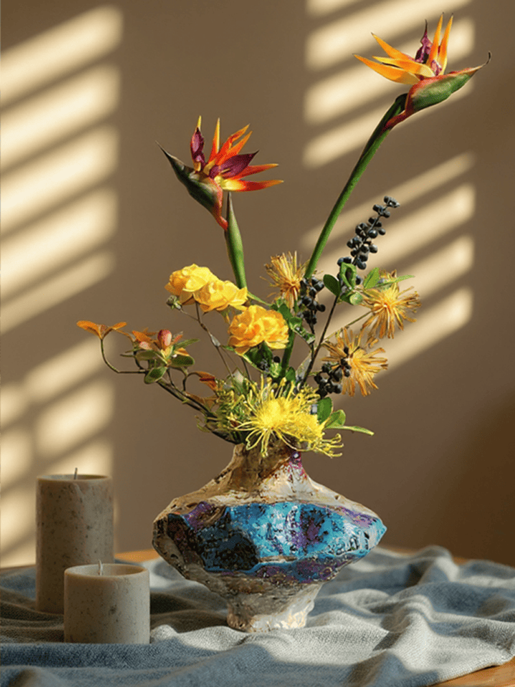 Jarrón escultórico de lava Aurora Amaranton de 18 cm